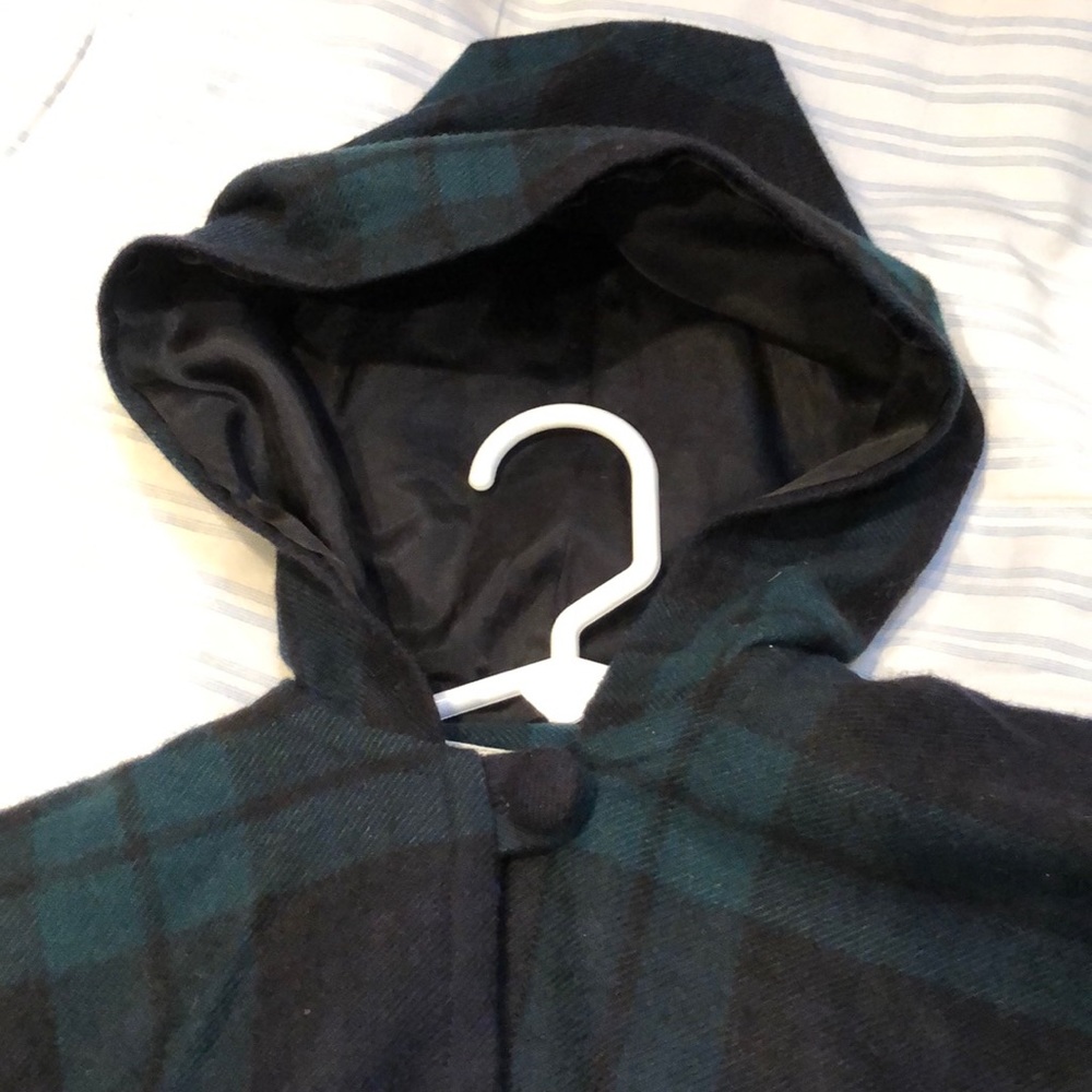Size XS kilt with matching hooded cape NWT! - Picture 5 of 7